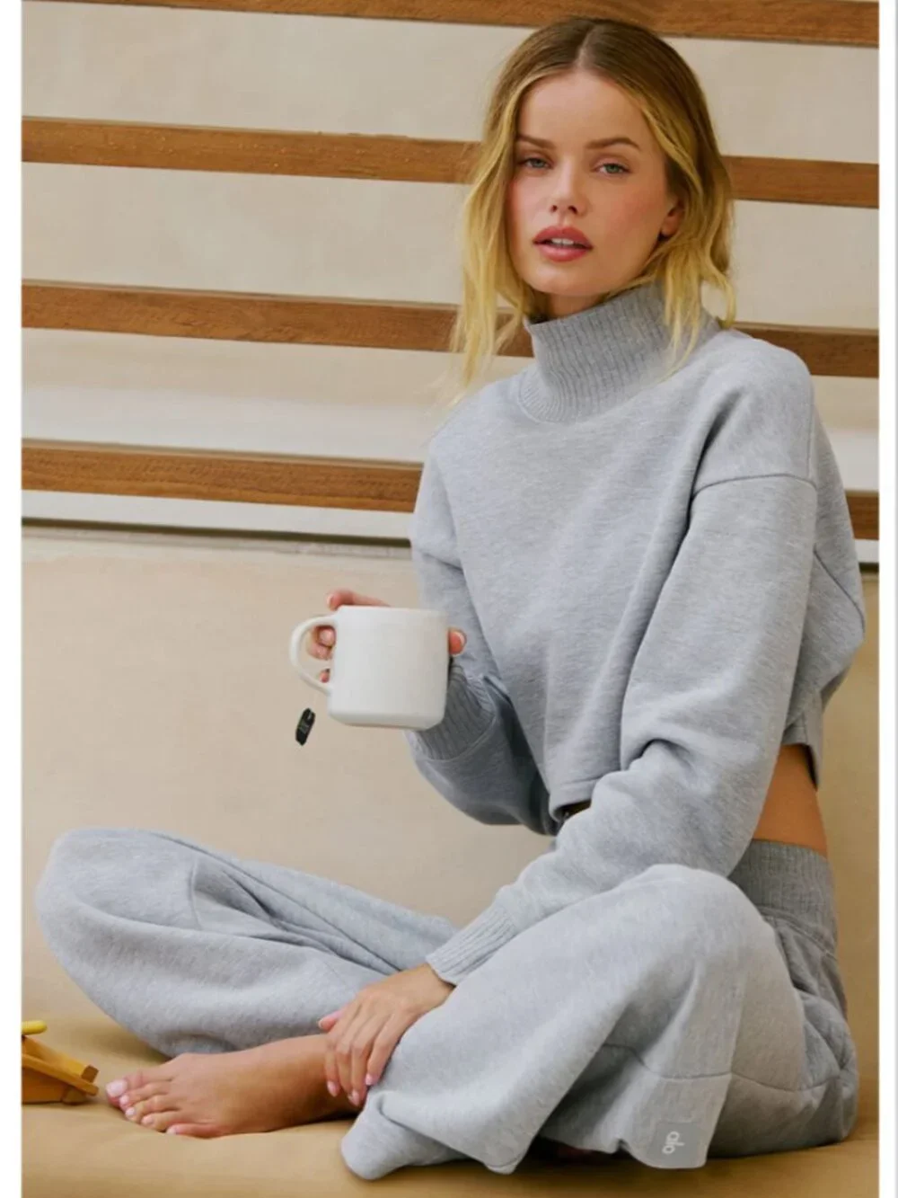 ALO Yoga Cropped Serenity Coverup Sweatshirt Heather Gray Women's Medium